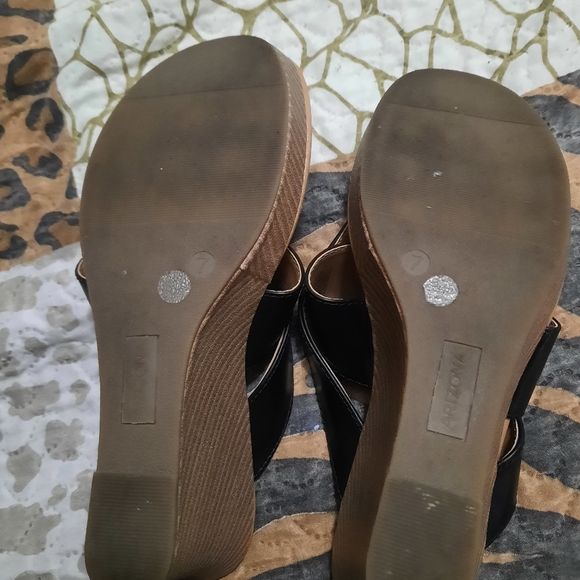 Shoes - Picture 2 of 7